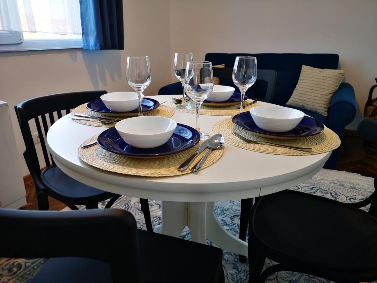 Weisz Apartment-City Center-Free Private Parking,Wifi,Ac Carei Exterior foto
