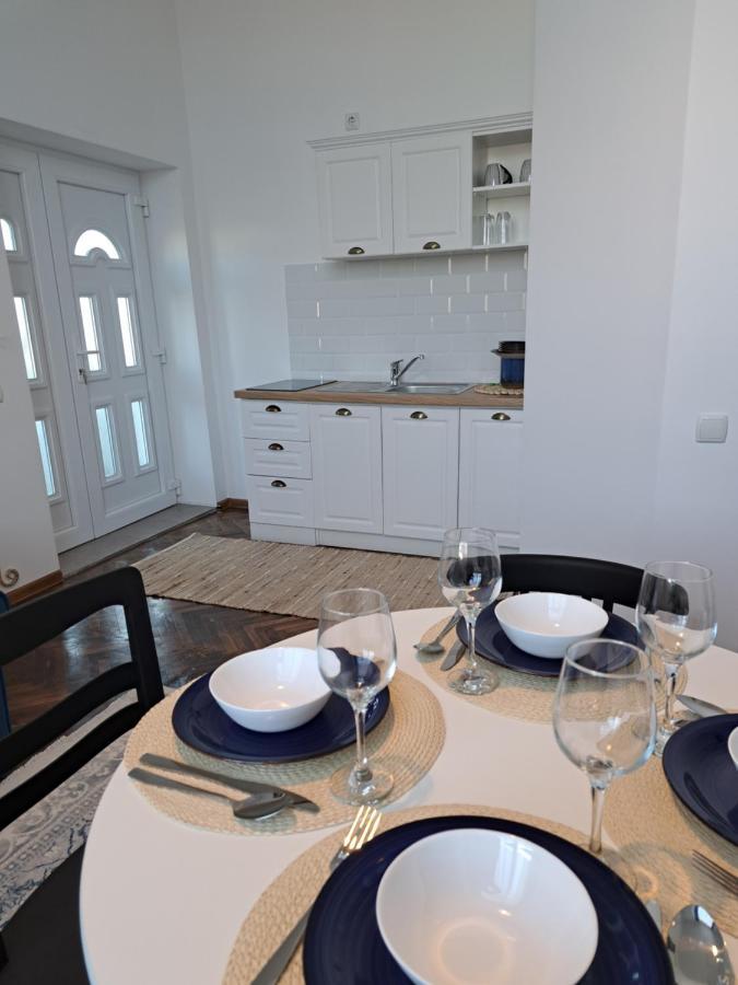 Weisz Apartment-City Center-Free Private Parking,Wifi,Ac Carei Exterior foto